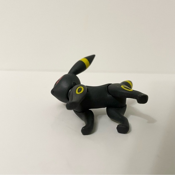 Pokemon Umbreon Poseable Battle Figures Umbreon 2.5” Tall Toy - Picture 6 of 10
